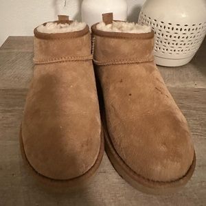 Ultra Mini Uggs in Chesnut